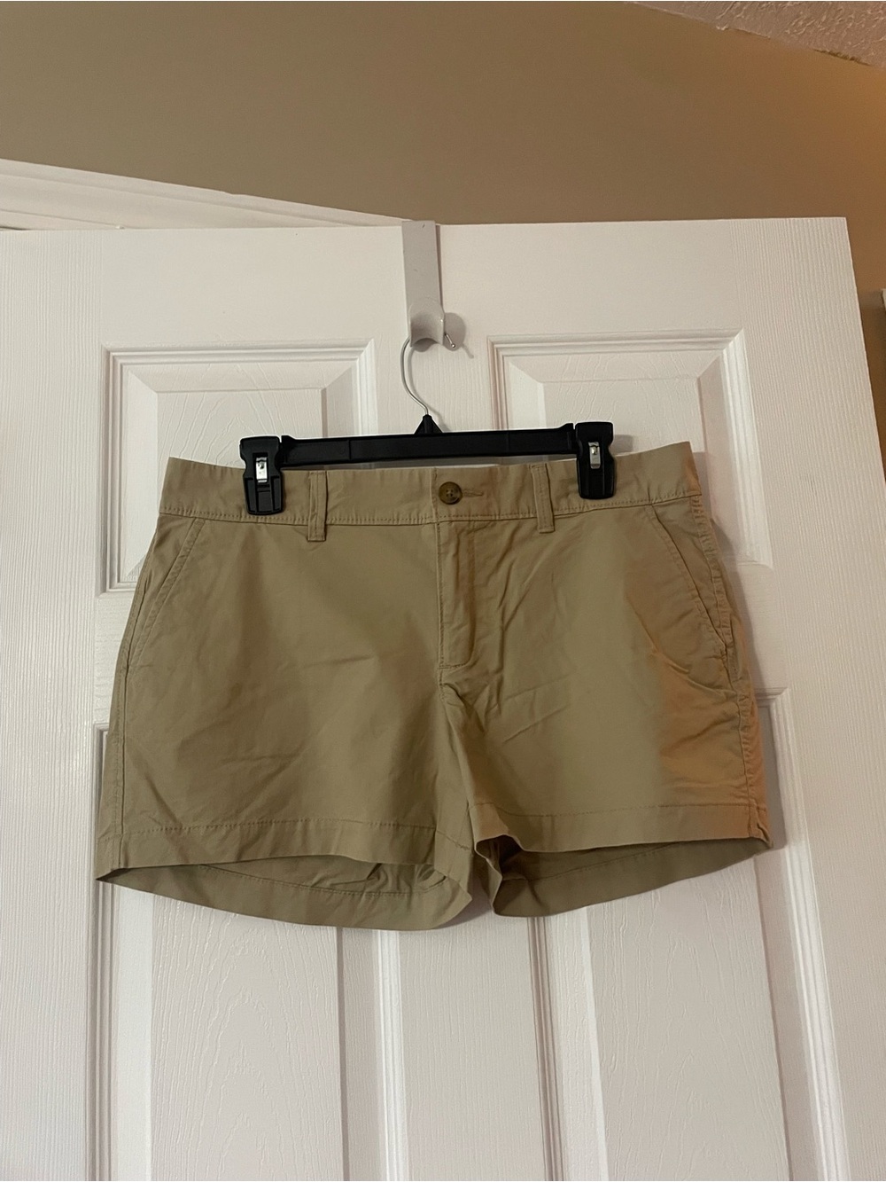 Old Navy Women's Khaki Shorts - Classic Chino shorts